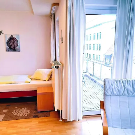 Sonnige Mit Balkon Im Zentrum Apartment